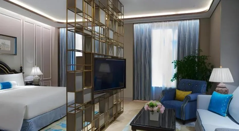 Bed in Sky Fortune Boutique Hotel