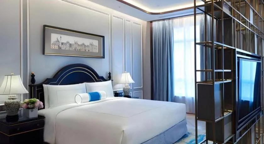 Bed in Sky Fortune Boutique Hotel