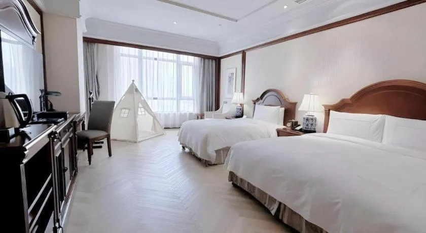 Bed in Sky Fortune Boutique Hotel