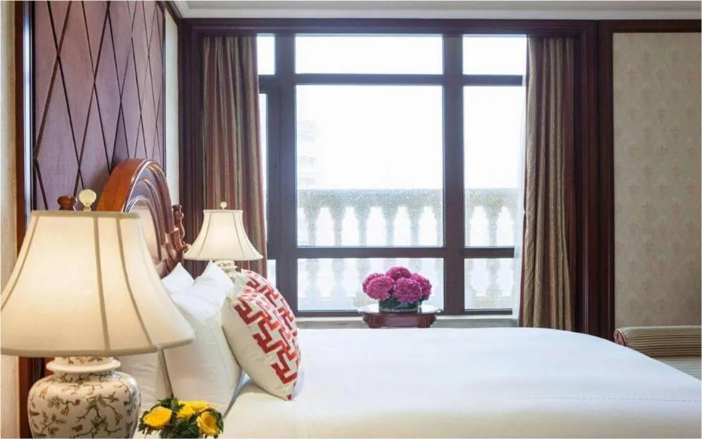 Bed in Sky Fortune Boutique Hotel