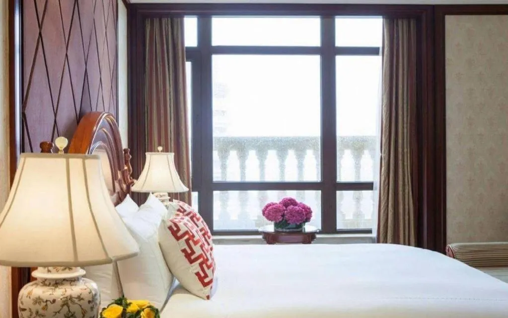 Bed in Sky Fortune Boutique Hotel