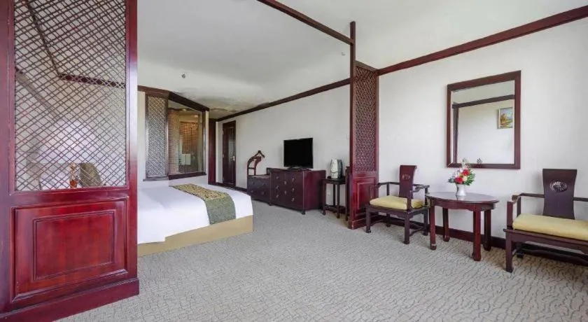 Bed in Wonderport International Hotel