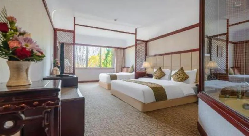 Bed in Wonderport International Hotel