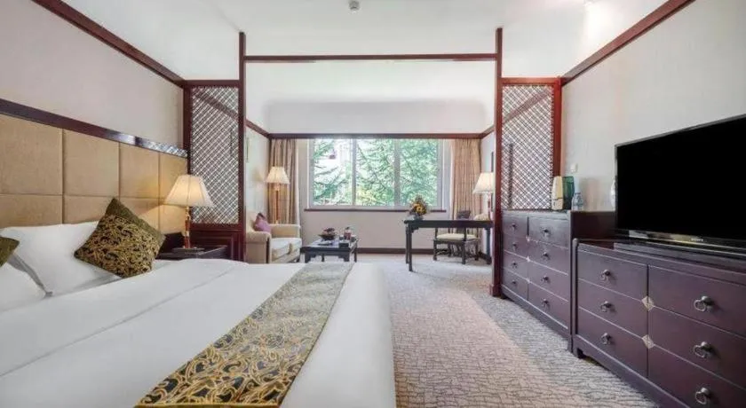 Bed in Wonderport International Hotel