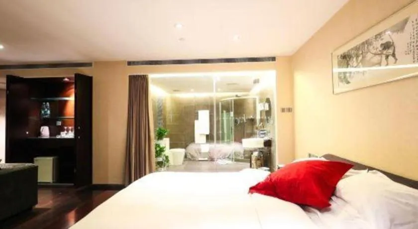 Bed in Hotel Kapok Wangfujing