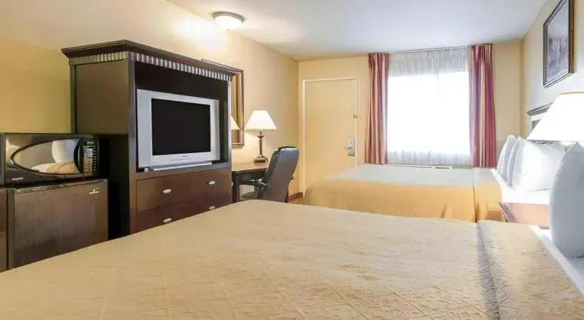 Bed in Quality Inn San Bernardino - Loma Linda Bed in Quality Inn San Bernardino - Loma Linda