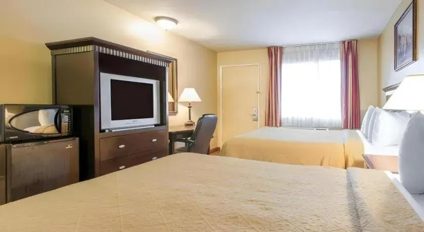 Bed in Quality Inn San Bernardino - Loma Linda Bed in Quality Inn San Bernardino - Loma Linda