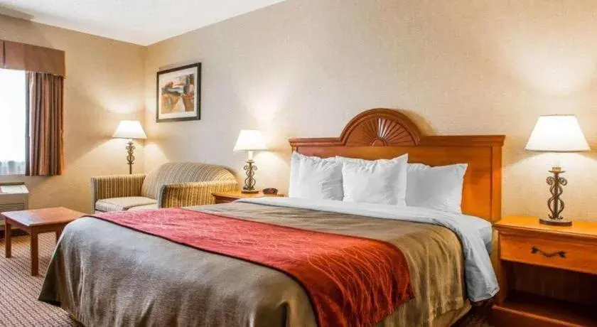 Bed in Quality Inn Bed in Quality Inn