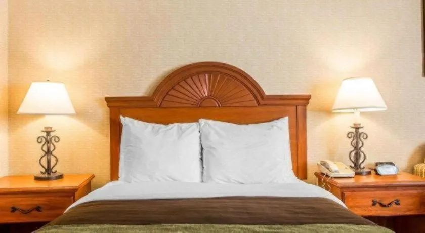 Bed in Quality Inn Sidney