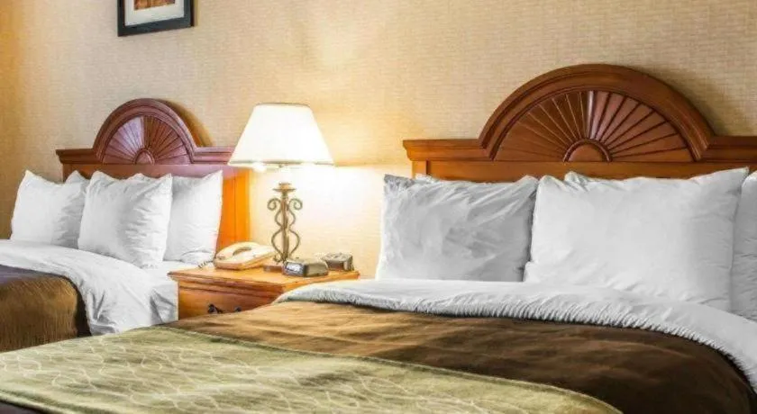 Bed in Quality Inn Sidney