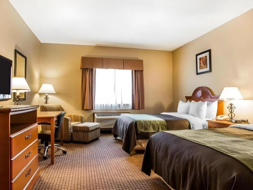 Bed in Quality Inn Sidney