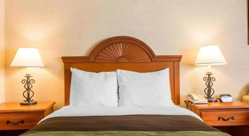 Bed in Quality Inn Sidney