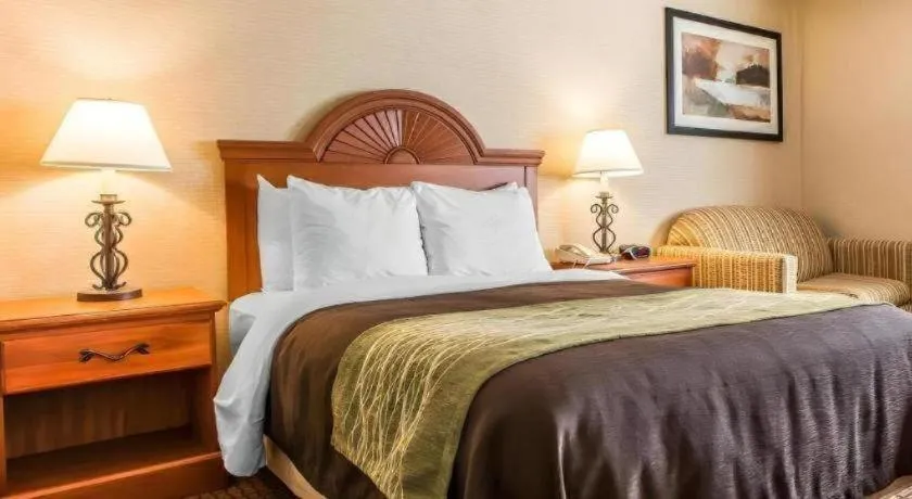 Bed in Quality Inn Sidney