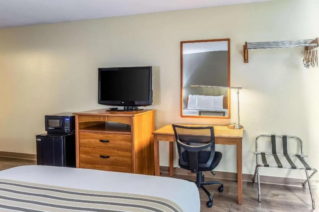 Bed in Econo Lodge Ithaca Airport