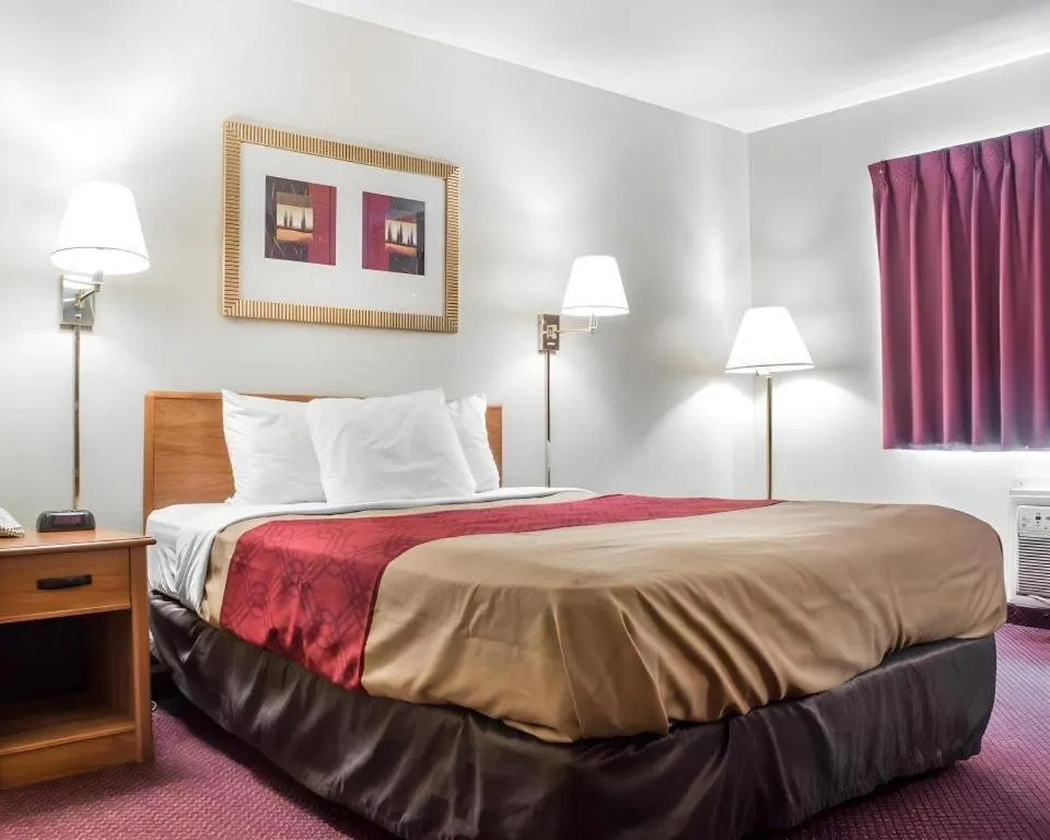 Bed in Econo Lodge Ithaca Airport