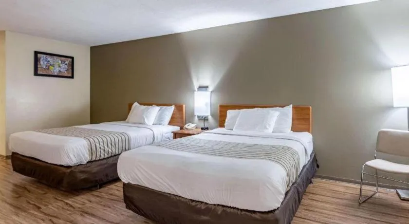 Bed in Econo Lodge Ithaca Airport