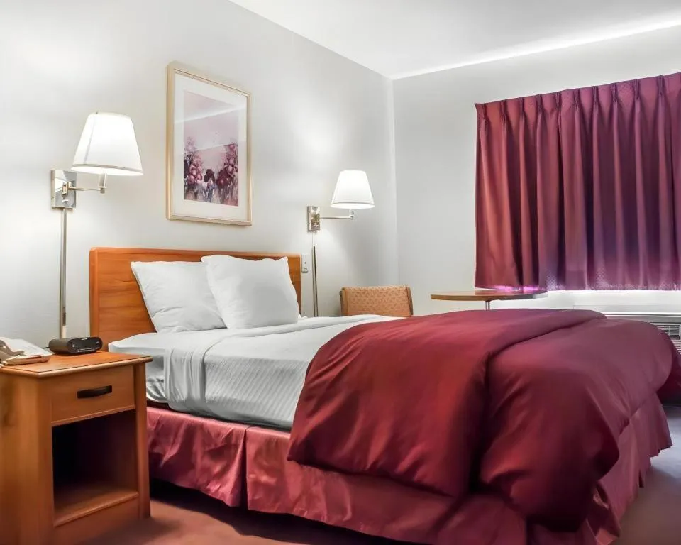 Bed in Econo Lodge Ithaca Airport