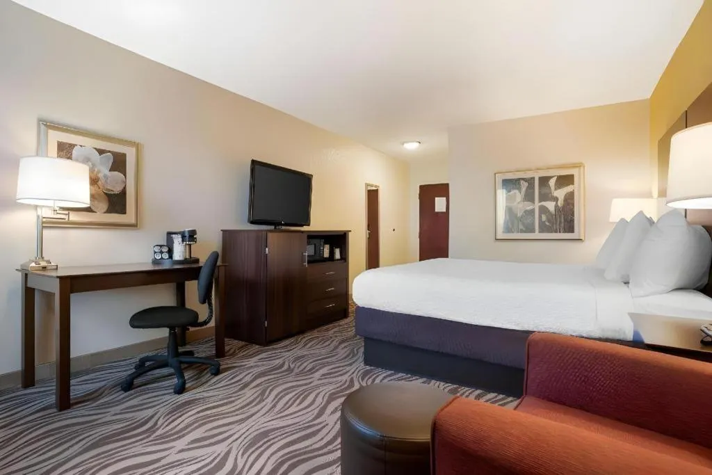 Bed in Best Western Plus Oak Mountain Inn