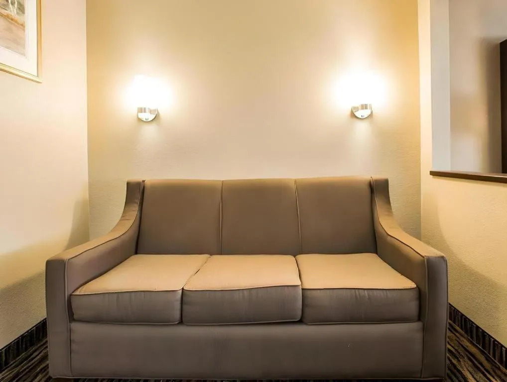 Quality Inn Dayton North - Vandalia