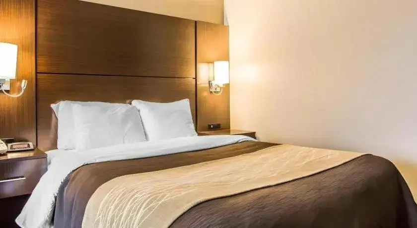 Bed in Quality Inn Dayton North - Vandalia Bed in Quality Inn Dayton North - Vandalia