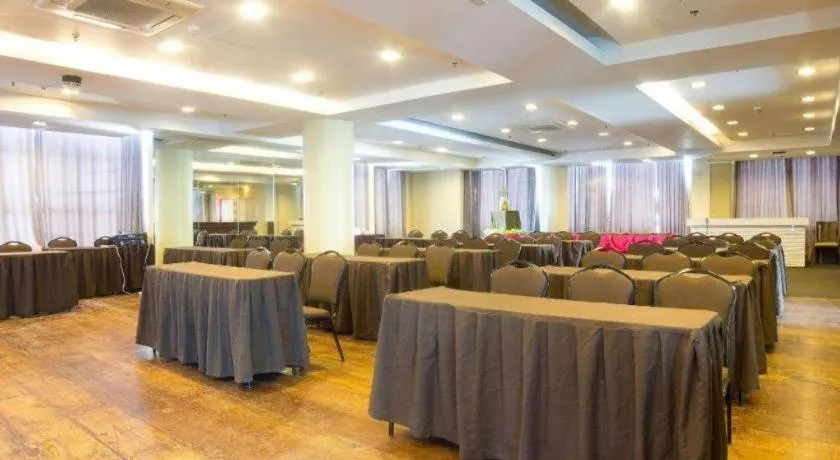 Lancaster Hotel Manila