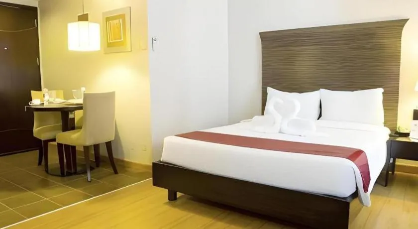 Bed in Lancaster Hotel Manila