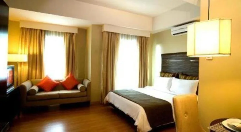 Bed in Lancaster Hotel Manila