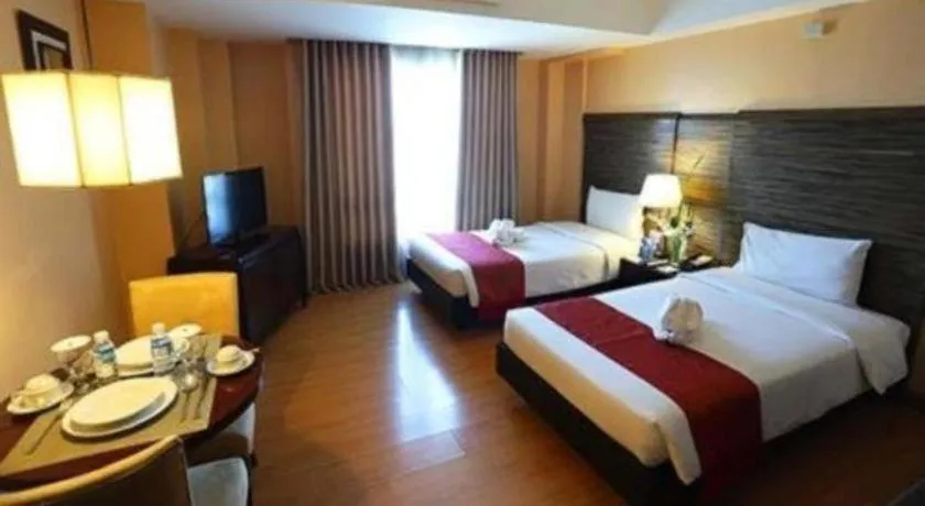 Bed in Lancaster Hotel Manila