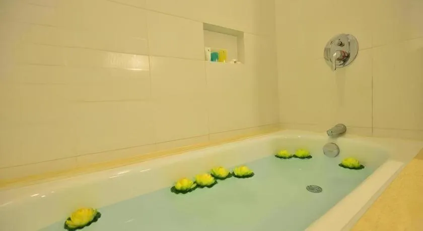 Lancaster Hotel Manila