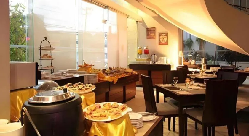 Lancaster Hotel Manila