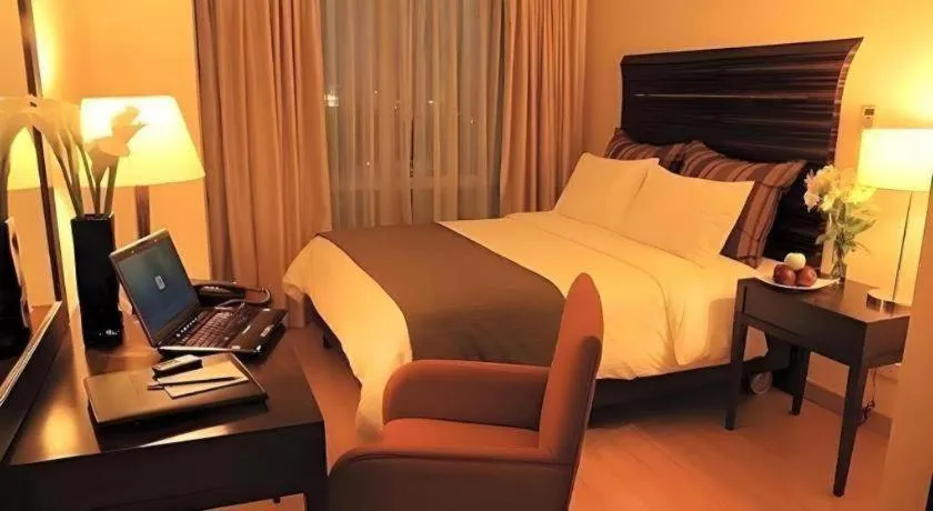 Bed in Lancaster Hotel Manila