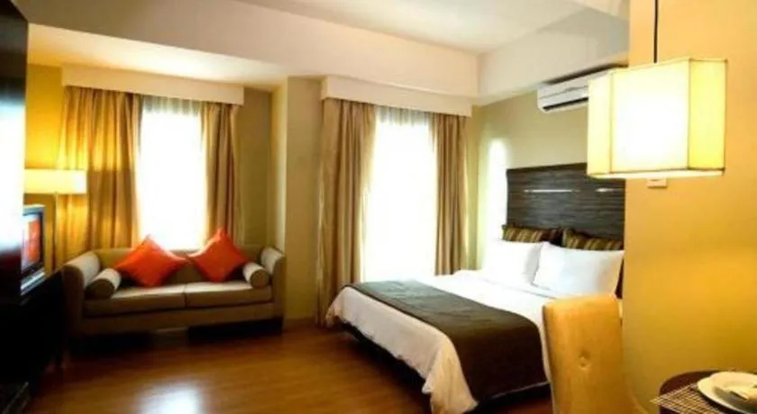 Bed in Lancaster Hotel Manila