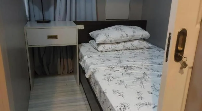 Bed in Lancaster Hotel Manila