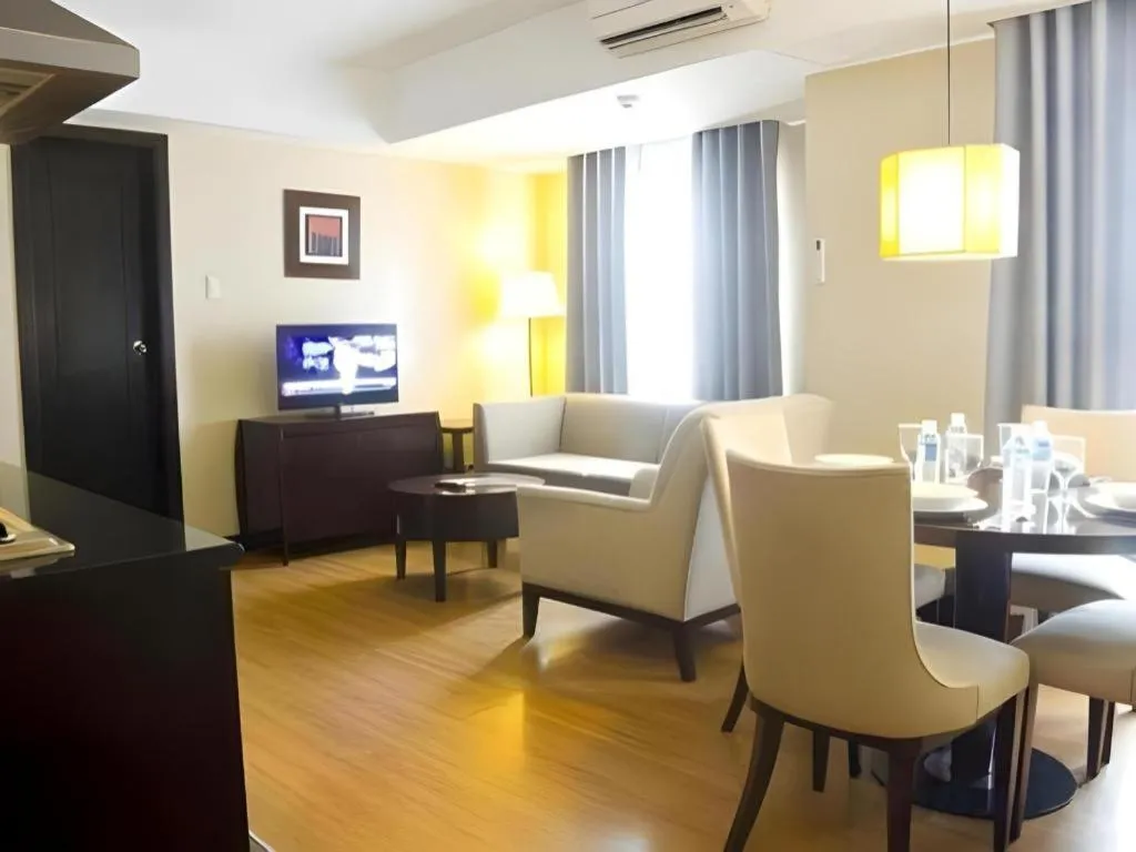 Lancaster Hotel Manila