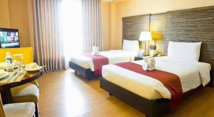 Bed in Lancaster Hotel Manila