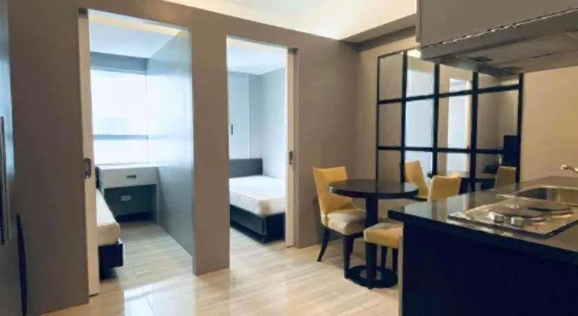 Bed in Lancaster Hotel Manila