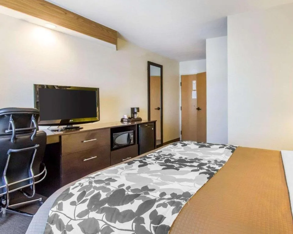 Bed in Econo Lodge Amarillo East