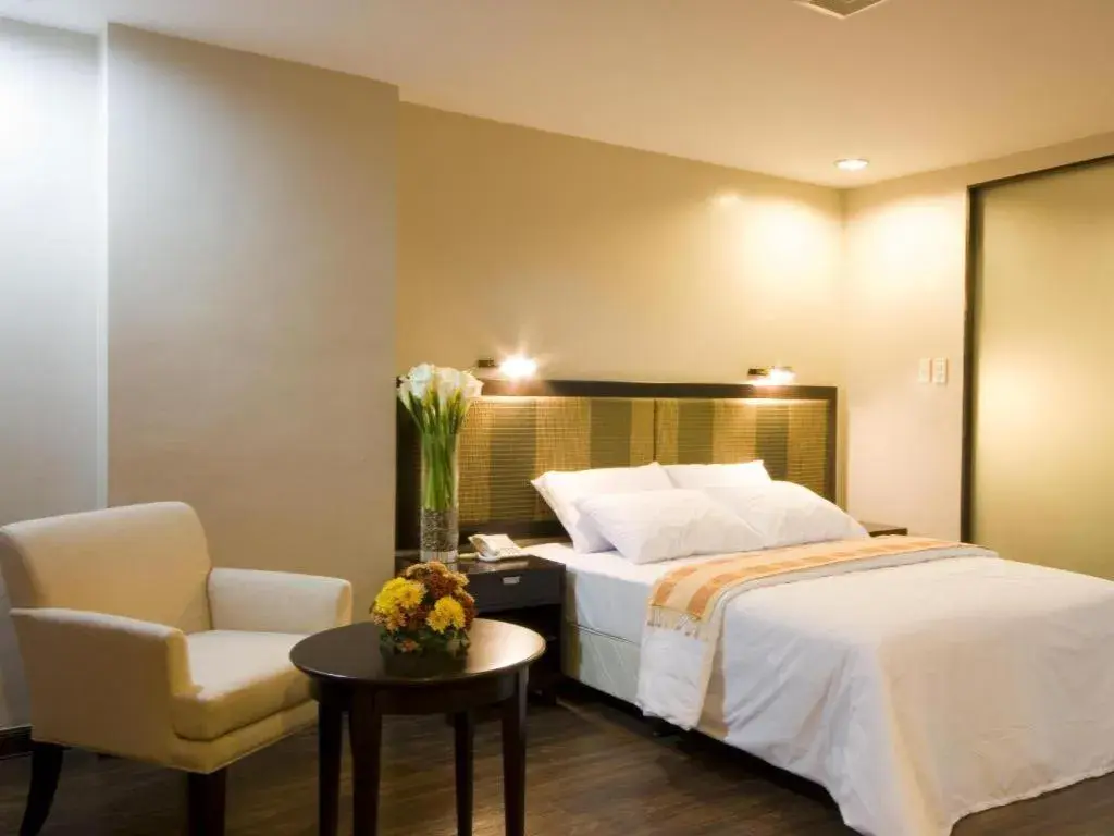 Bed in Baguio Burnham Suites Hotel Bed in Baguio Burnham Suites Hotel