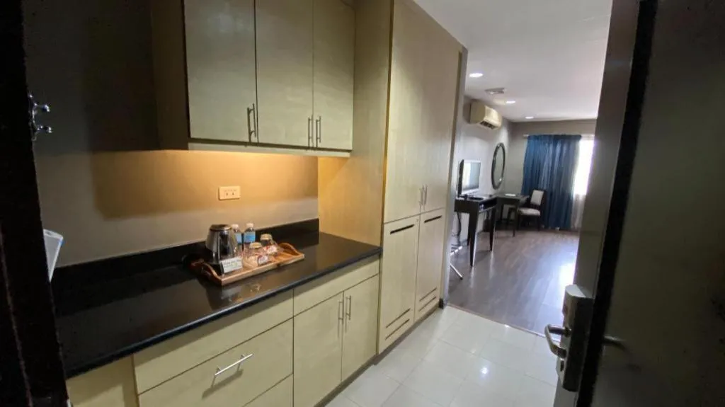 Baguio Burnham Suites Hotel