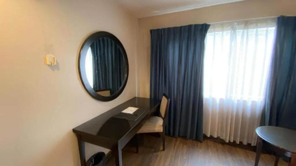 Baguio Burnham Suites Hotel