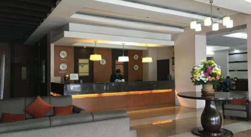 Baguio Burnham Suites Hotel