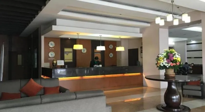 Baguio Burnham Suites Hotel