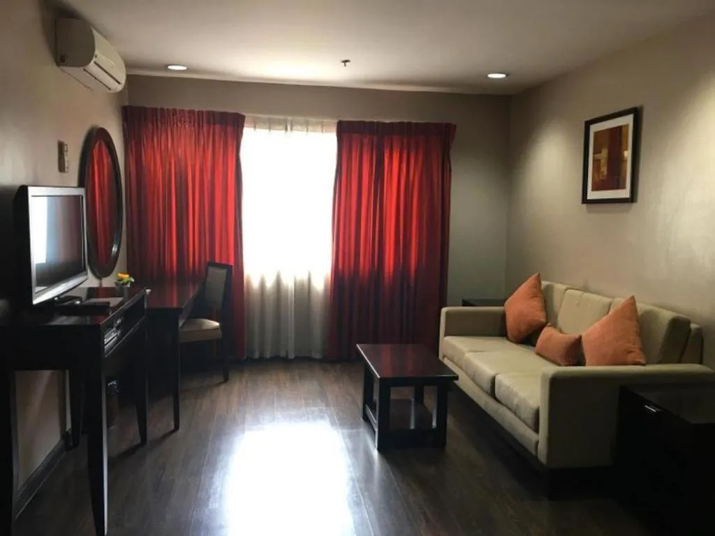 Bed in Baguio Burnham Suites Hotel