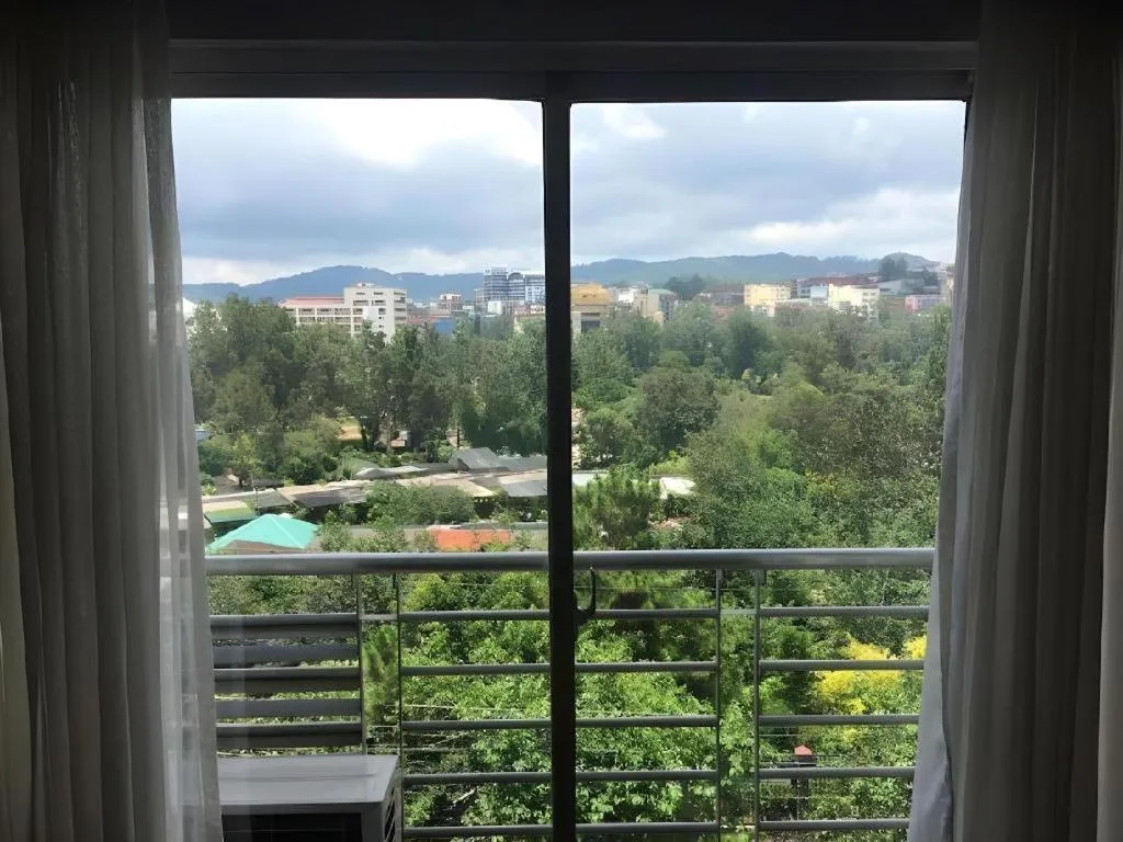 Baguio Burnham Suites Hotel