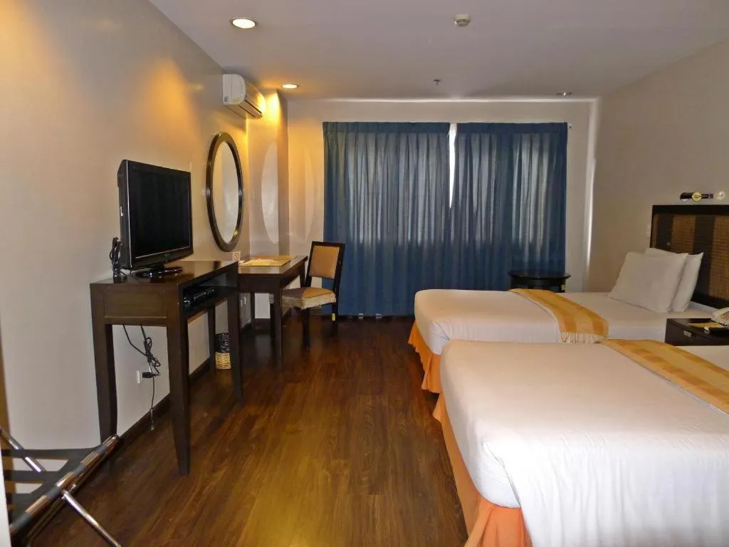 Bed in Baguio Burnham Suites Hotel