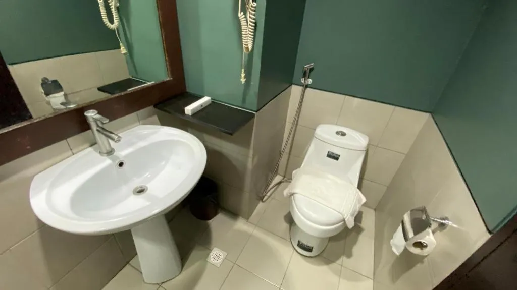 Baguio Burnham Suites Hotel