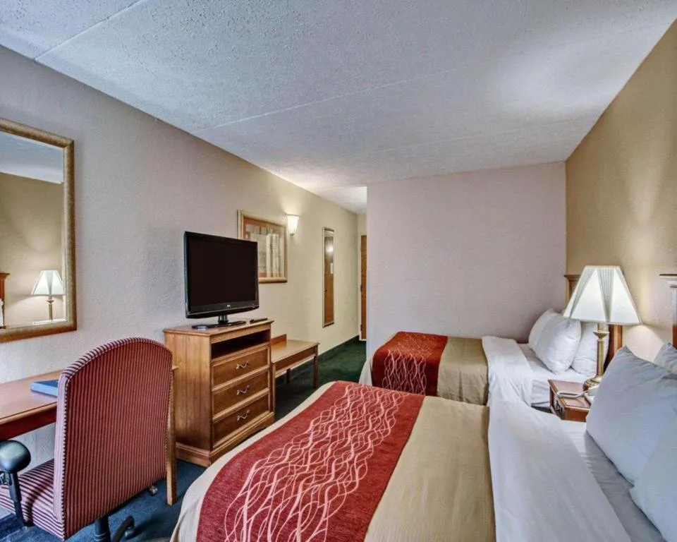 Bed in Quality Inn near Martinsville Speedway