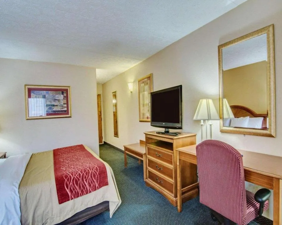 Bed in Quality Inn near Martinsville Speedway