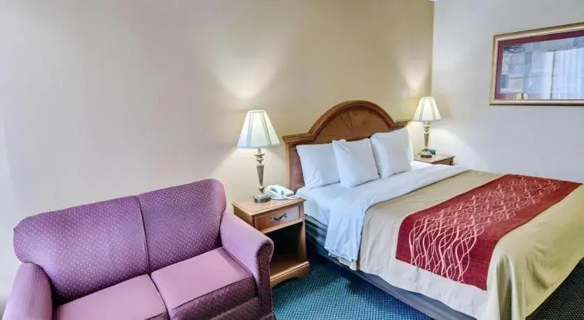 Bed in Quality Inn near Martinsville Speedway Bed in Quality Inn near Martinsville Speedway