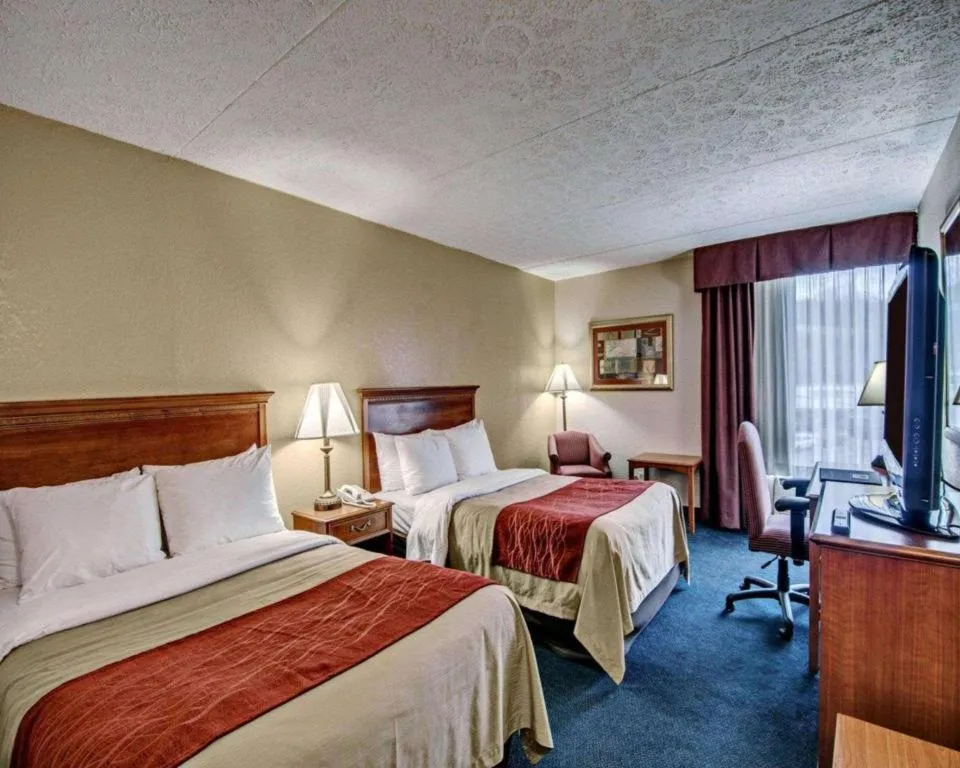 Bed in Quality Inn near Martinsville Speedway